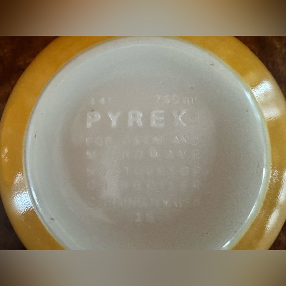 Set of 4 Pyrex Butterfly Cinderella mixing bowls - Picture 4 of 14